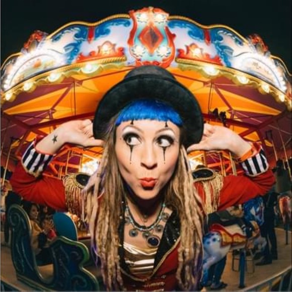 Meet your Posher, Amandala - Picture 1 of 1